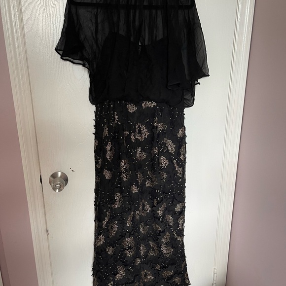NWOT Aidan Mattox x BHLDN Addiena Black Chiffon 3D Floral Gown Sz 10 - Picture 2 of 3